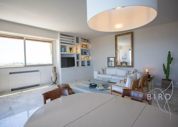 Apartment Smart Flat In Sea View Ac Parking And Pool Antibes