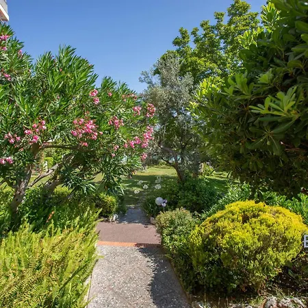 Apartment Smart Flat In Sea View Ac Parking And Pool Antibes